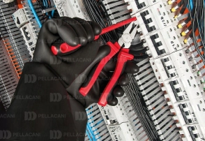 Destornillador Aislado IEC 60900 Punta Cruzad